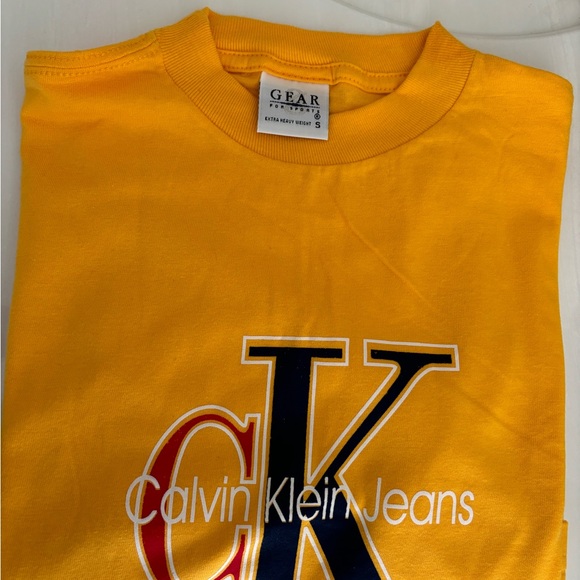 CALVIN KLEIN YELLOW T-SHIRT - NEW - SMALL - Picture 7 of 8